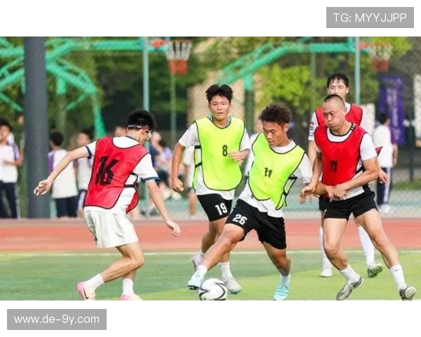 围绕南充是否仍有足球赛事这一话题展开的本地引发持续热点讨论 围绕南充是否仍有足球赛事这一话题展开的本地引发持续热点讨论